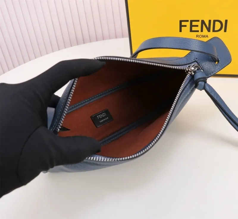 Fendi Blue Leather Shoulder Bag - Image 9