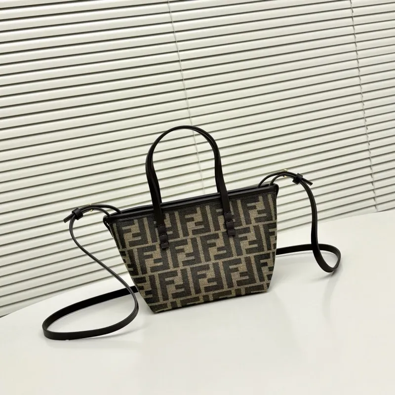 Alternative view of Fendi Shopping Bags-1