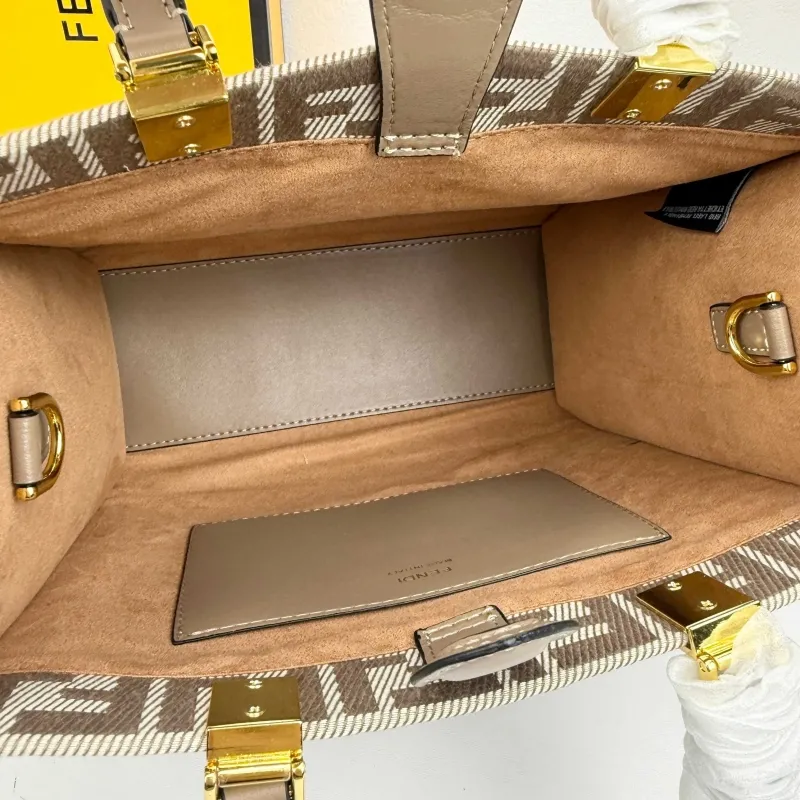 Fendi Shopping Bags-15 - Image 7