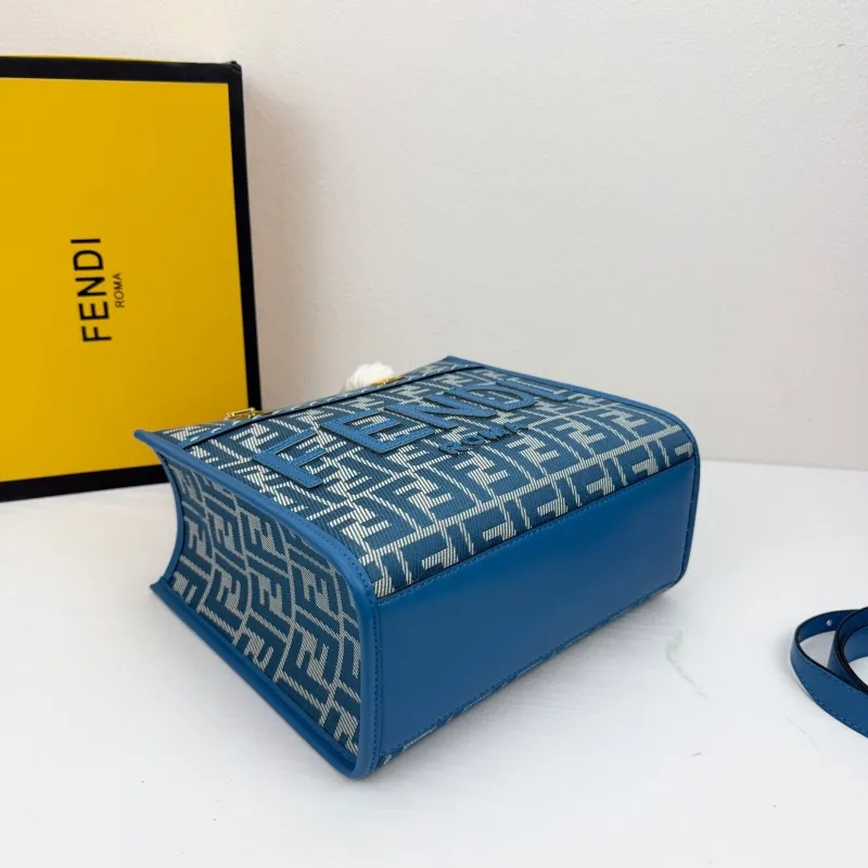 Fendi Shopping Bags-17 - Image 4