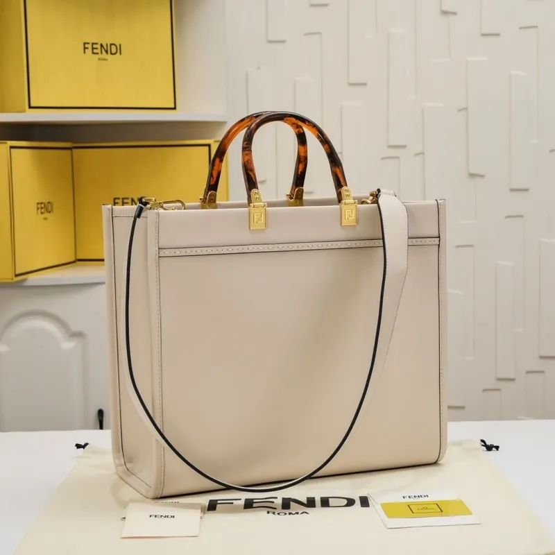 Fendi Roma Beige Leather Tote Bag - Image 3