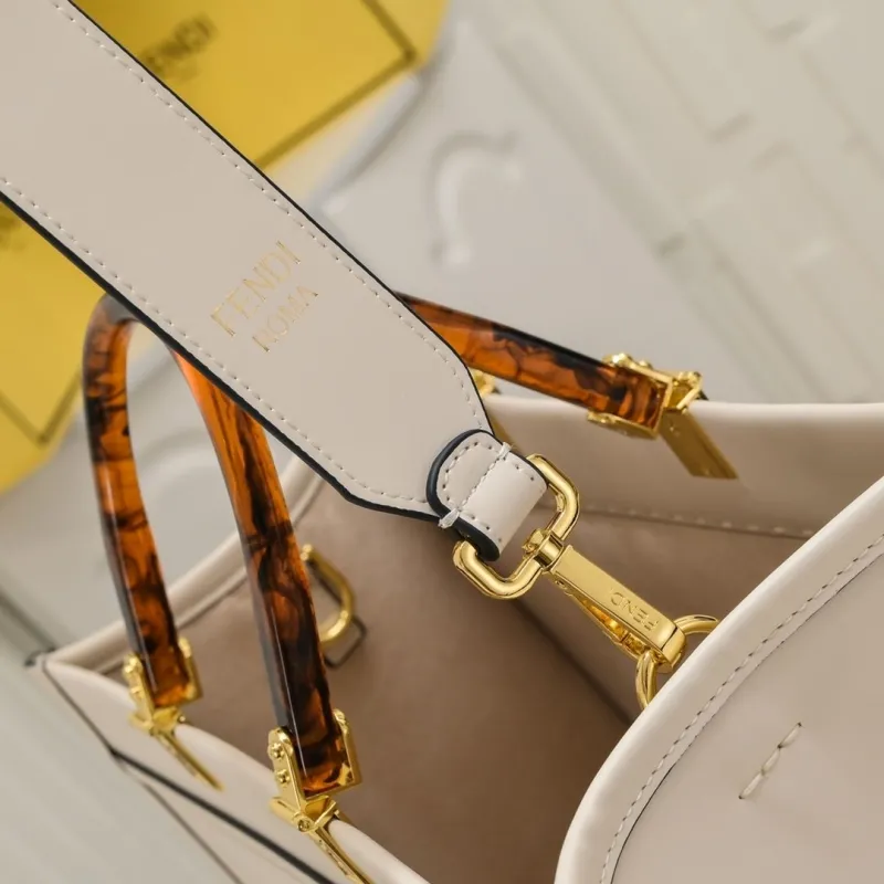 Fendi Roma Beige Leather Tote Bag - Image 5