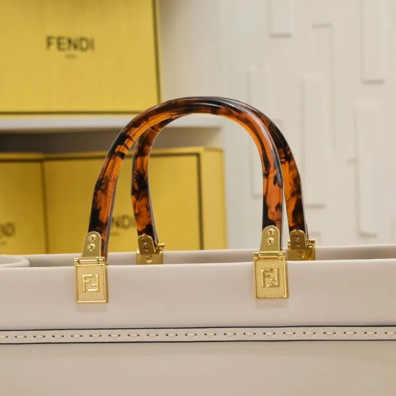 Fendi Roma Beige Leather Tote Bag - Image 6