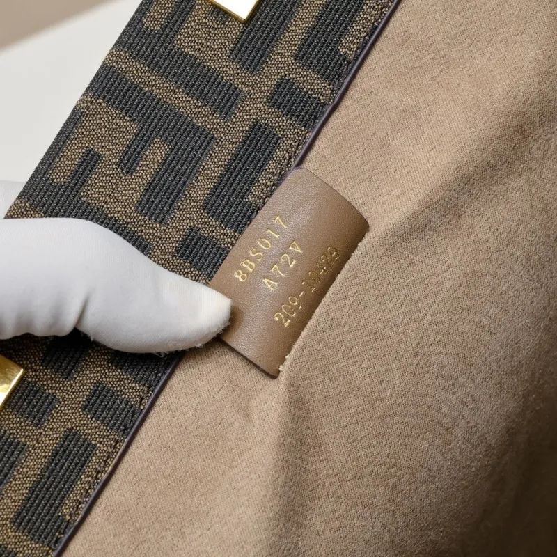 Fendi Shopping Bags-54 - Image 8