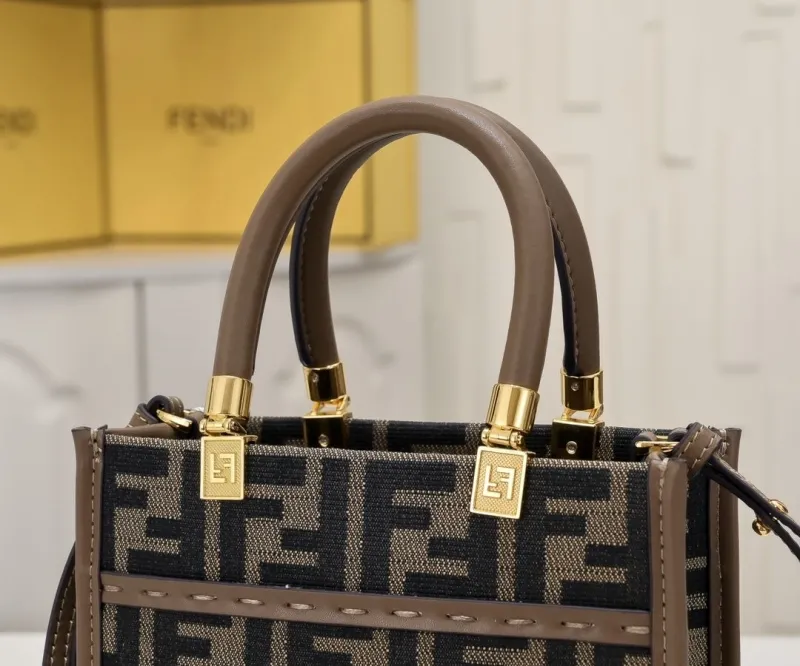 Fendi Roma Mini Crossbody Tote Bag - Image 4