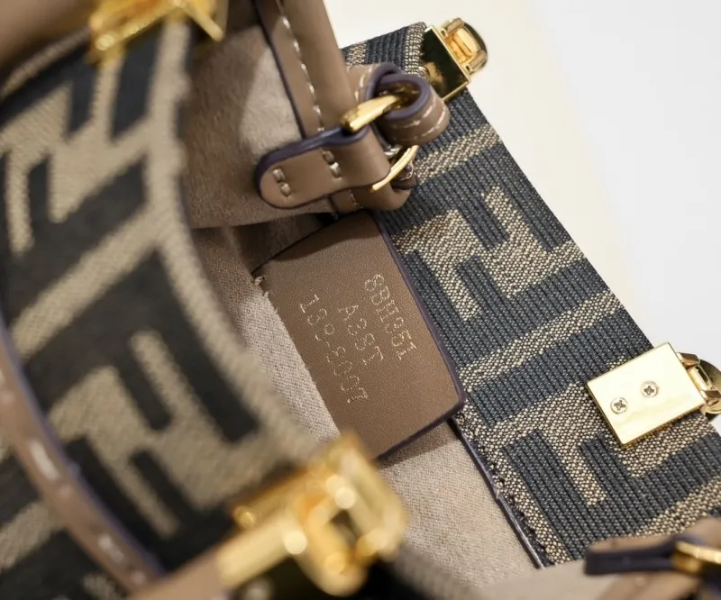 Fendi Roma Mini Crossbody Tote Bag - Image 6