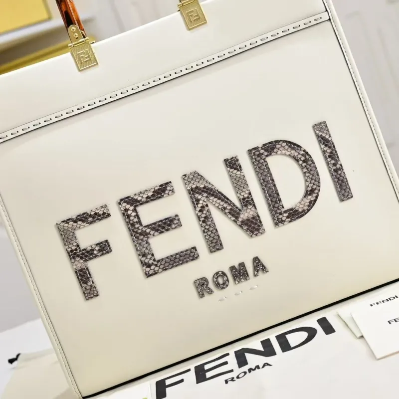 Fendi Roma White Leather Tote Bag - Image 3