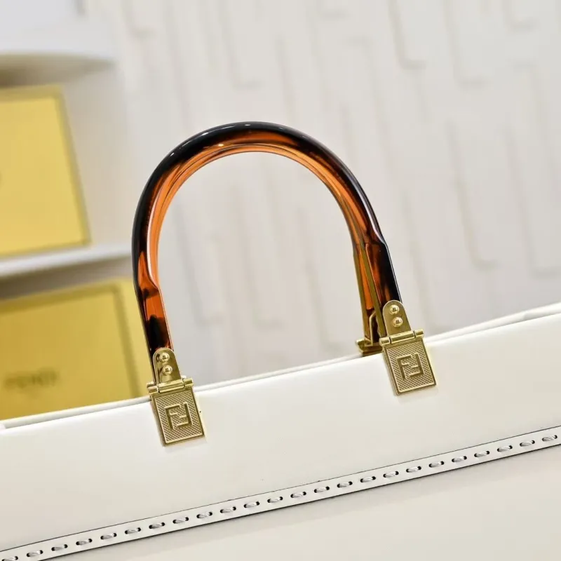 Fendi Roma White Leather Tote Bag - Image 4