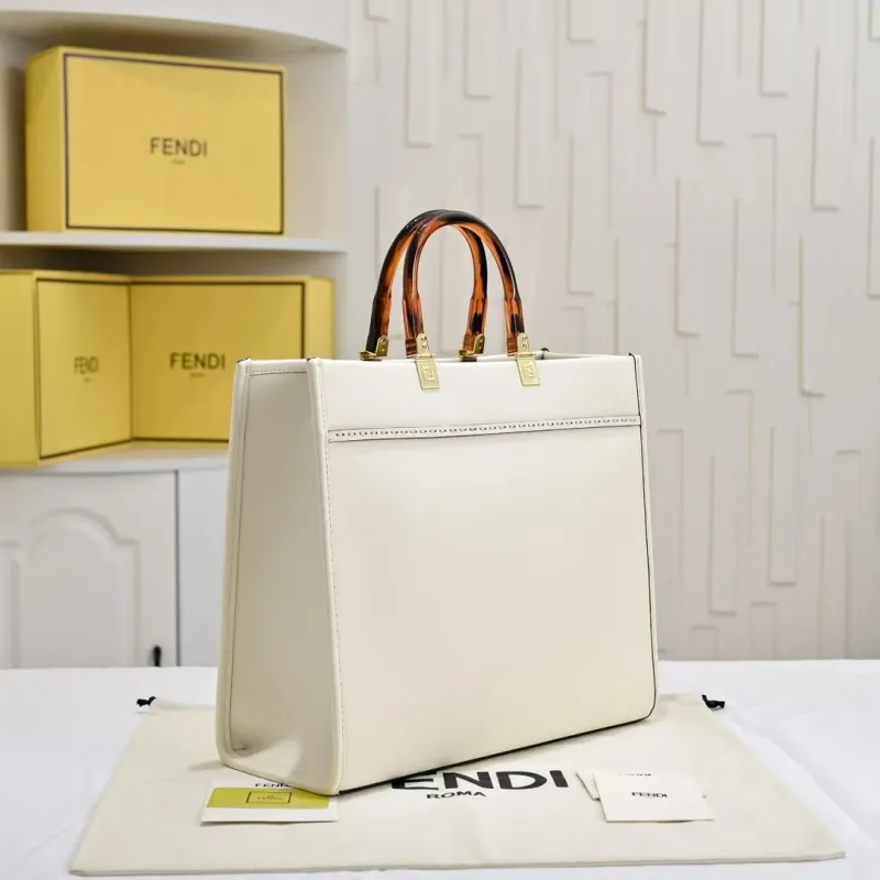Fendi Roma White Leather Tote Bag - Image 5