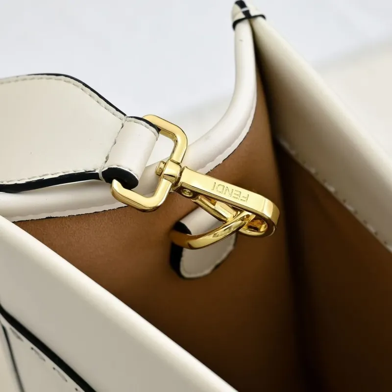 Fendi Roma White Leather Tote Bag - Image 6