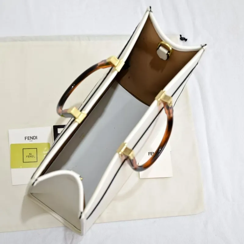 Fendi Roma White Leather Tote Bag - Image 9