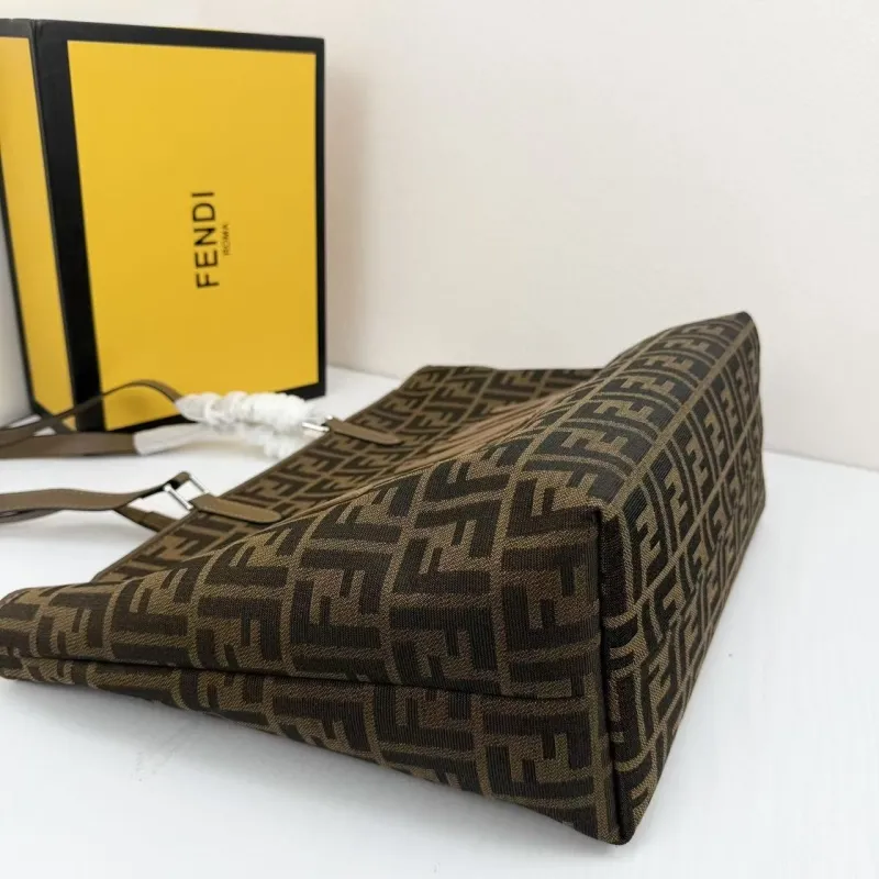 Fendi Shopping Bags-64 - Image 4