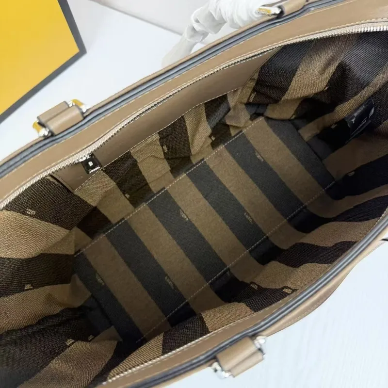 Fendi Shopping Bags-64 - Image 8