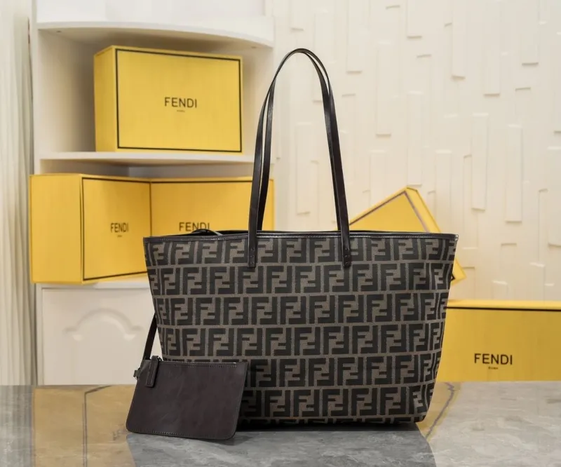 Fendi Shopping Bags-73