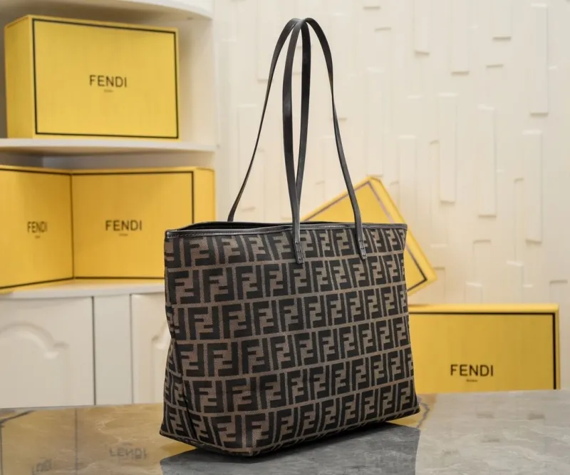 Fendi Shopping Bags-73 - Image 3