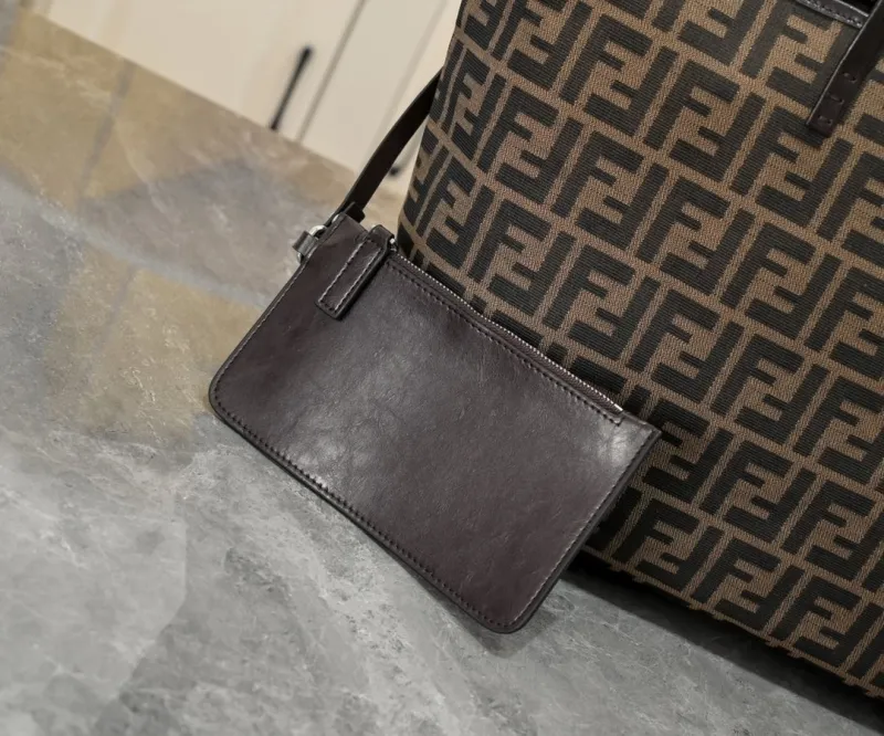 Fendi Shopping Bags-73 - Image 4