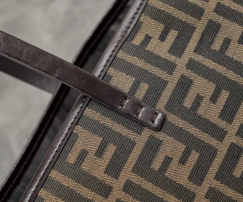 Fendi Shopping Bags-73 - Image 5