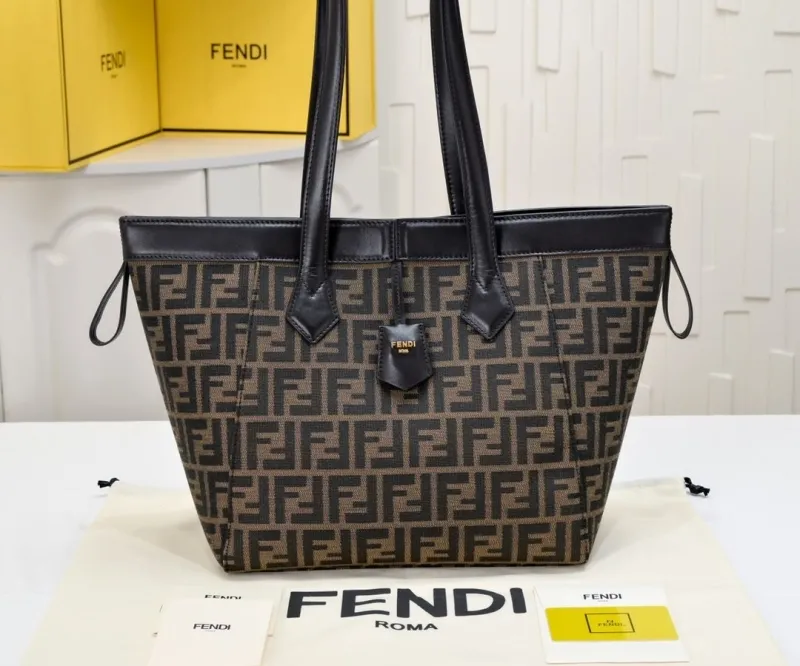 Alternative view of Fendi Shopping Bags-90