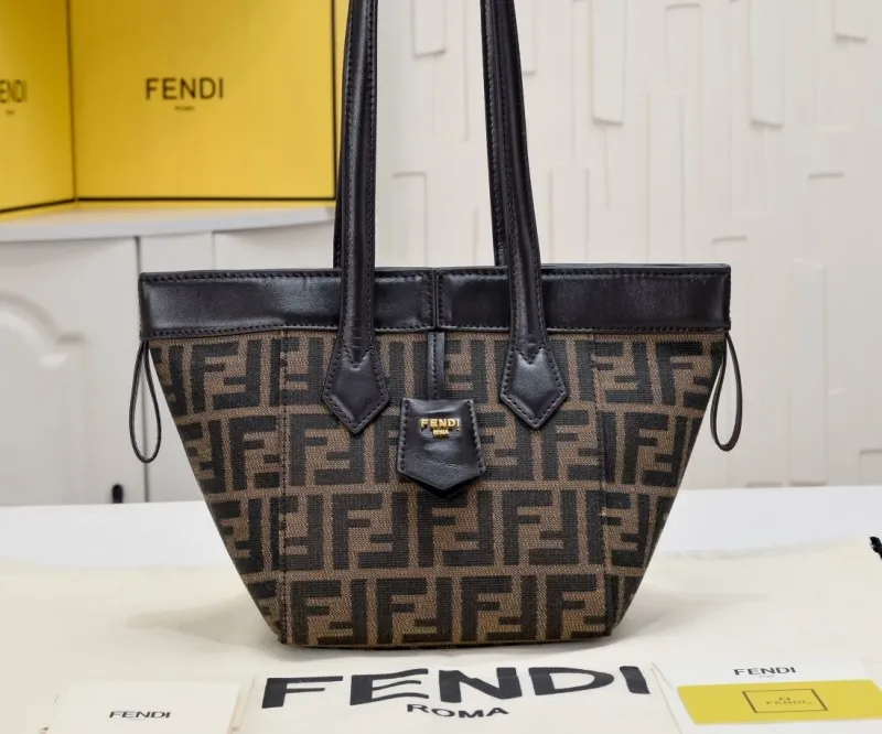 Alternative view of Fendi Shopping Bags-101