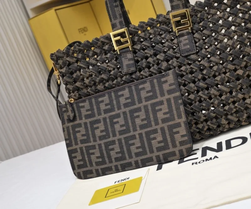 Fendi Woven Tote Bag with Pouch - Image 3