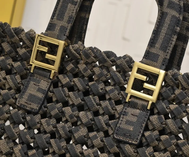 Fendi Woven Tote Bag with Pouch - Image 6
