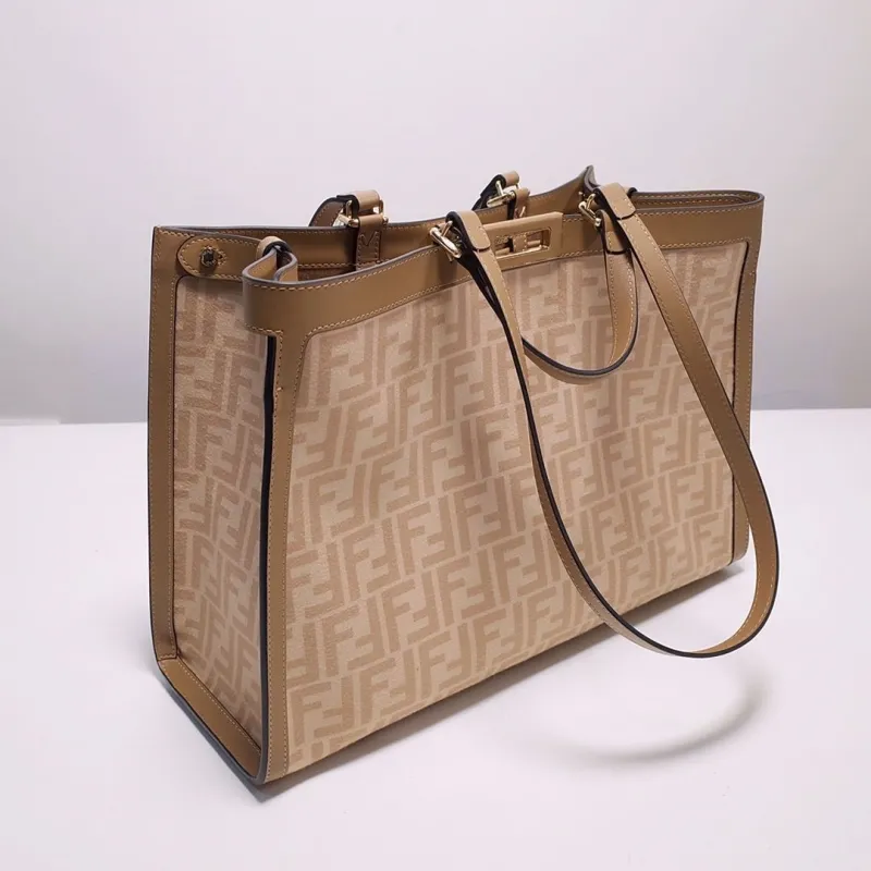 Alternative view of Fendi Shopping Bags-113