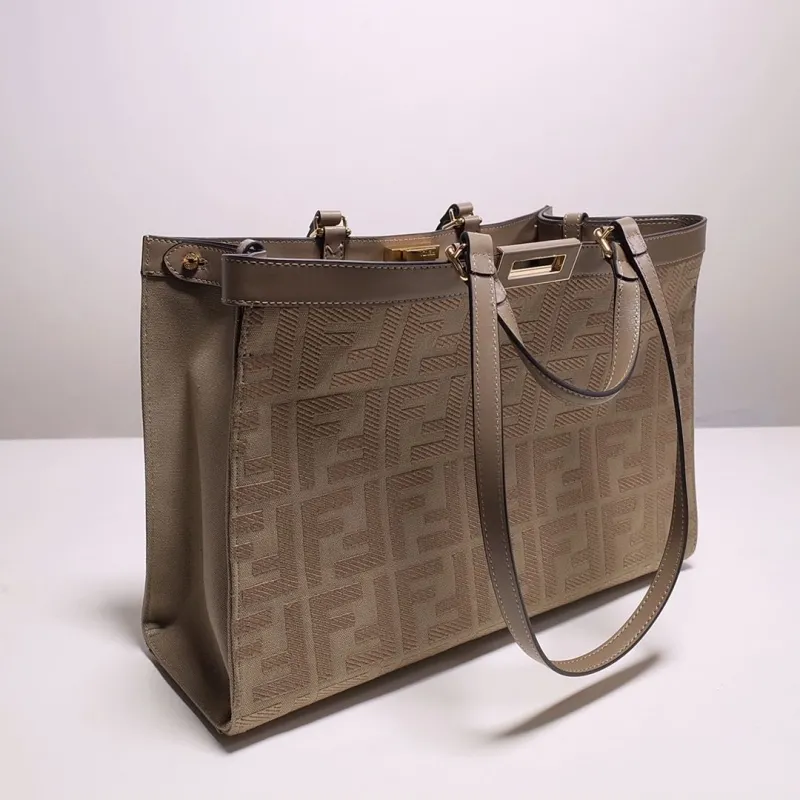 Fendi Beige Tote Bag 114 - Image 4