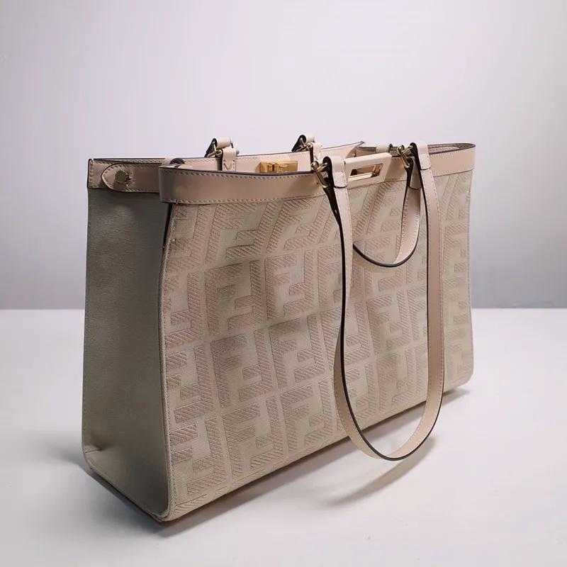 Alternative view of Fendi Shopping Bags-115