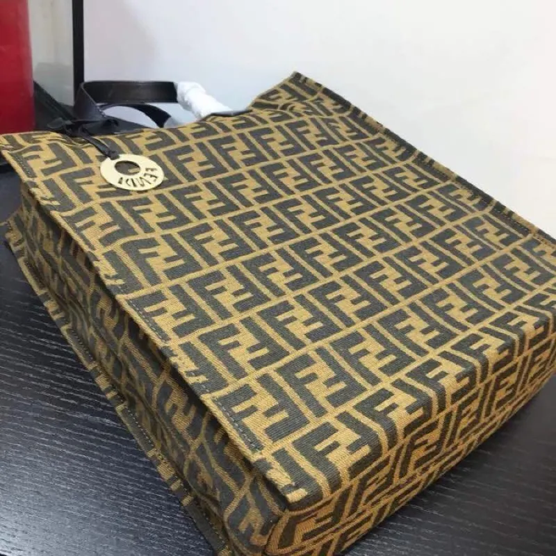 Alternative view of Fendi Shopping Bags-117
