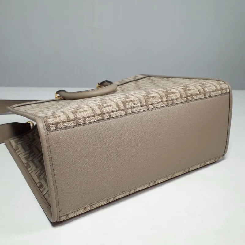 Fendi Beige Monogram Tote Bag - Image 7