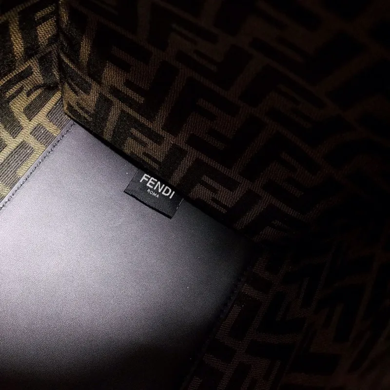 Fendi Roma Baroque Tote Bag - Image 7