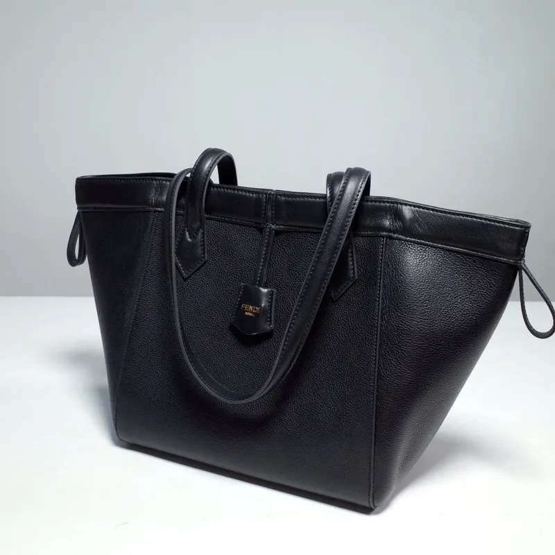 Fendi Black Leather Tote Bag - Image 4
