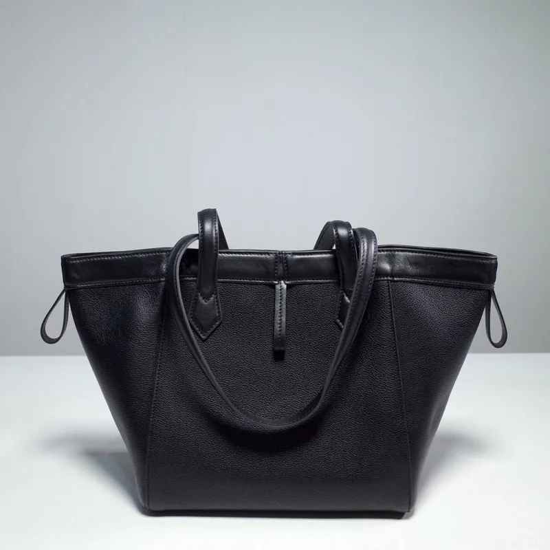 Fendi Black Leather Tote Bag - Image 6