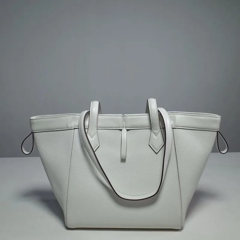 Alternative view of Fendi Shopping Bags-142