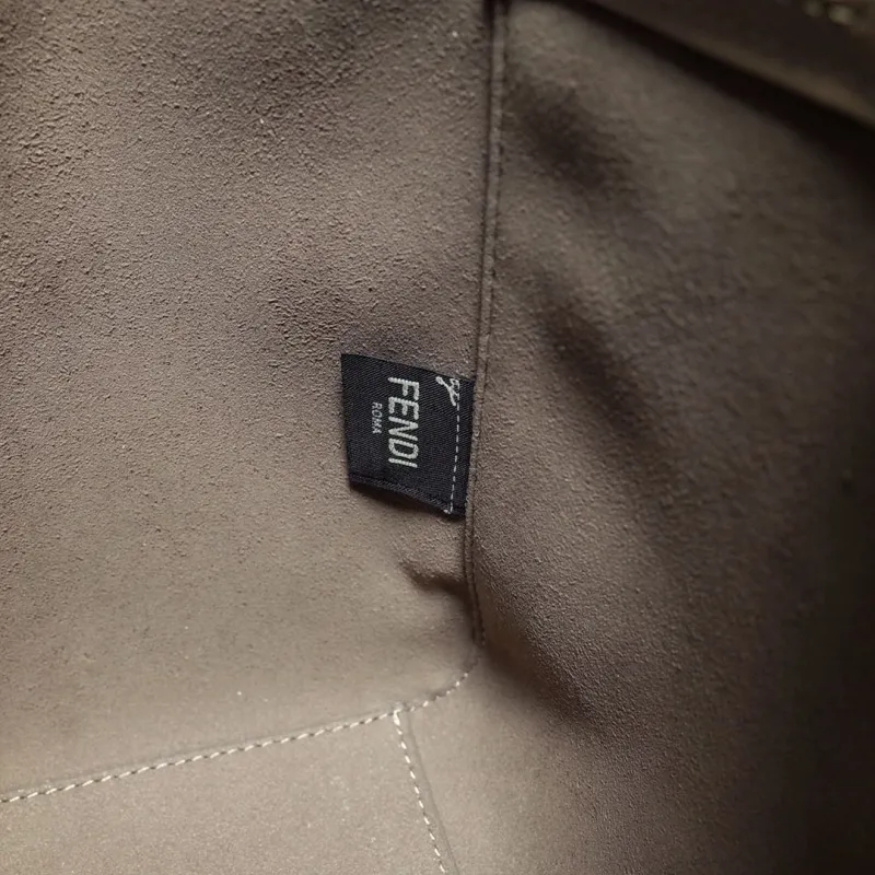 Fendi Beige Leather Tote Bag - Image 8