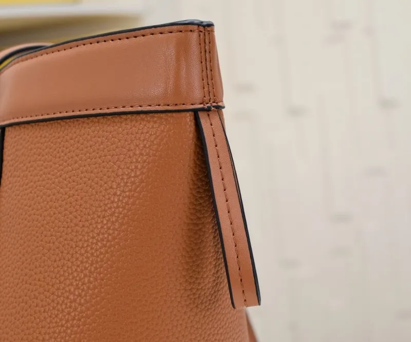 Fendi Brown Leather Tote Bag - Image 5