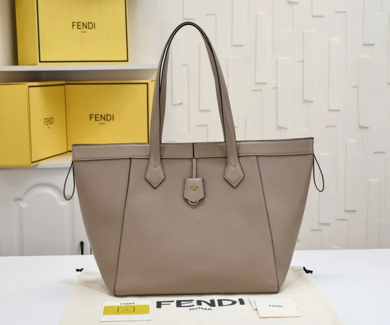 Fendi Shopping Bags-165