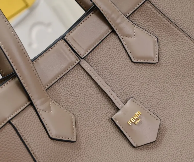 Fendi Beige Leather Shoulder Tote Bag - Image 4