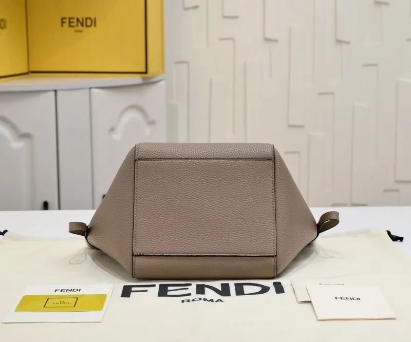 Fendi Beige Leather Shoulder Tote Bag - Image 8
