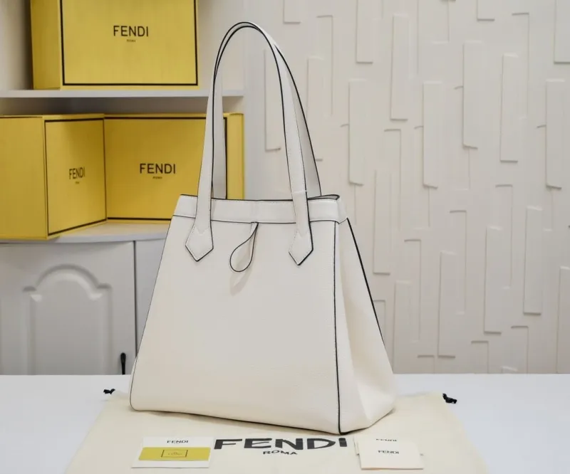 Fendi White Leather Tote Bag - Image 3