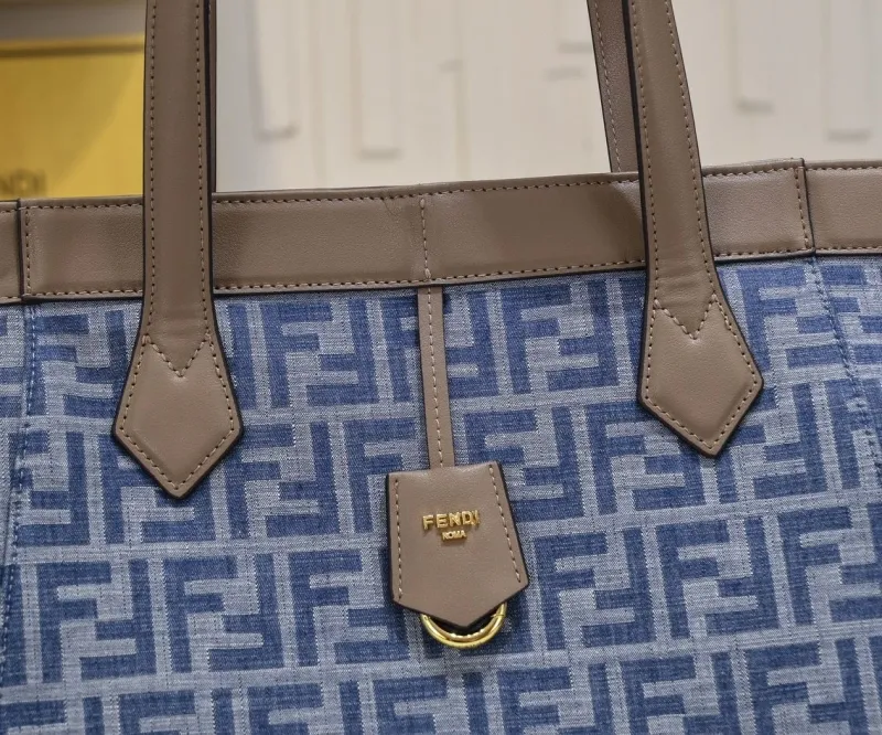Alternative view of Fendi Shopping Bags-171