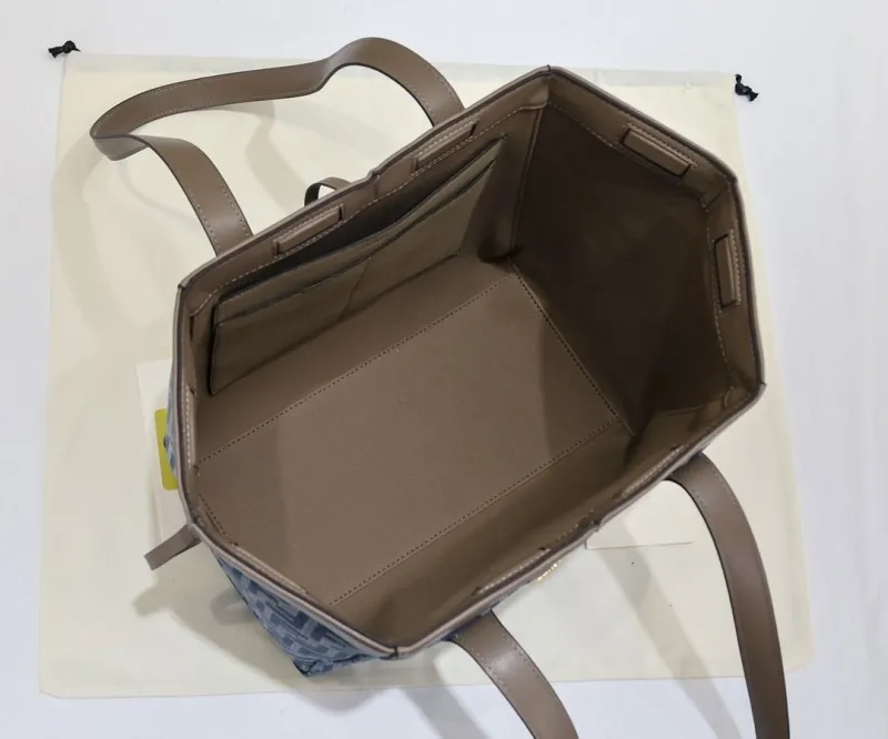 Fendi Shopping Bags-172 - Image 9