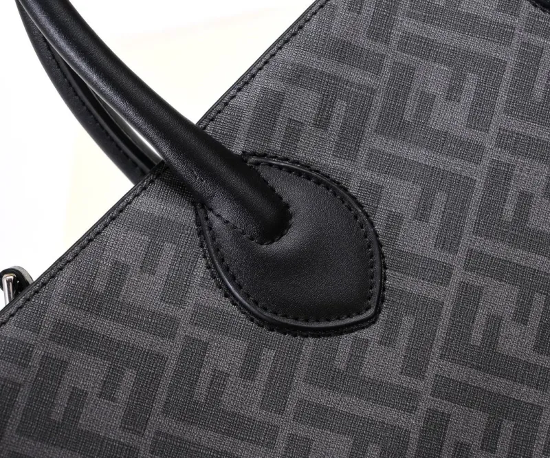 Fendi Shopping Bags-180 - Image 4