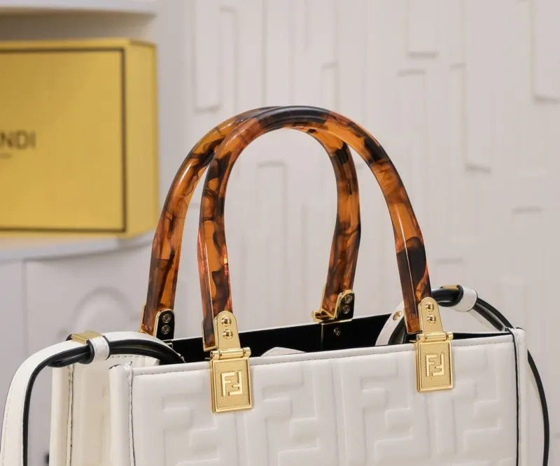Fendi White Leather Tote Bag - Image 3