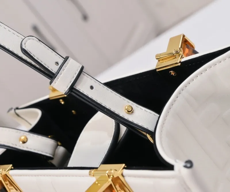 Fendi White Leather Tote Bag - Image 5