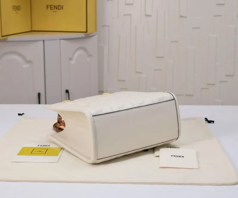 Fendi White Leather Tote Bag - Image 6