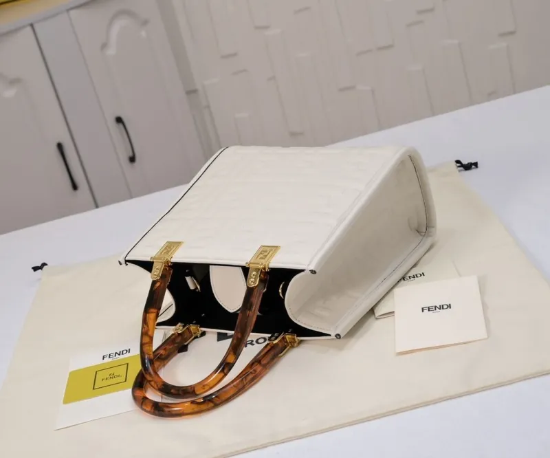 Fendi White Leather Tote Bag - Image 7