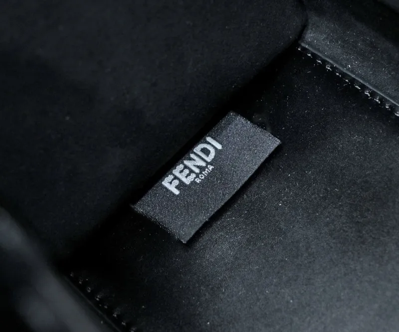 Fendi Black Roma Leather Tote Bag - Image 8