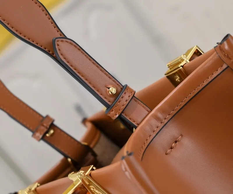 Fendi Roma Brown Leather Tote Bag - Image 4
