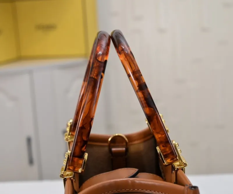 Fendi Roma Brown Leather Tote Bag - Image 6